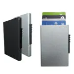 Tarjetero elegante de lujo Zocacio: billetera metálica compacta con compartimentos para tarjetas.