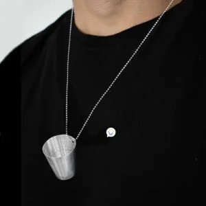 Collar con copa tequilera shot de acero inoxidable, 23 ml, ideal para fiestas y eventos.