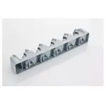 Organizador gris de escobas y traperas con 5 ranuras para colgar en pared.