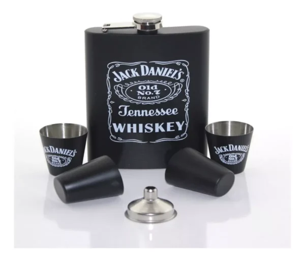 Licorera Jack Daniel's negra con vasos y embudo, ideal para coleccionistas.
