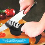 Afila tus cuchillos de acero inoxidable fácilmente con el afilador de 3 etapas y mango antideslizante.