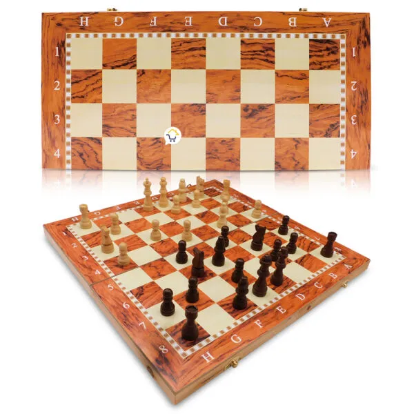 Ajedrez de madera, damas y backgammon 3 en 1 con piezas y tablero detallado en perspectiva.