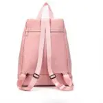 Mochila rosa versátil con compartimento para zapatos, ideal para viajes y uso diario.