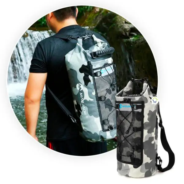 Mochila de pesca impermeable Ocean Pack 25L, diseño camuflado, ideal para deportes acuáticos.
