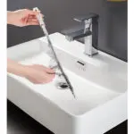 Cepillo flexible 45cm para destapar y limpiar tuberías y desagües de lavamanos.