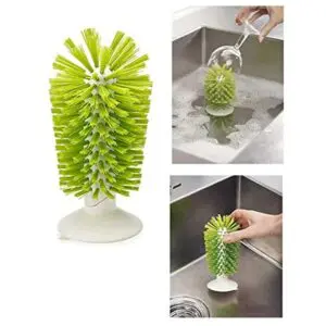 Escobilla lava copas y tazas con ventosa, verde y blanca, ideal para fregadero.