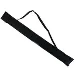 Estuche negro de lona para taco de billar con correa, con vista diagonal.