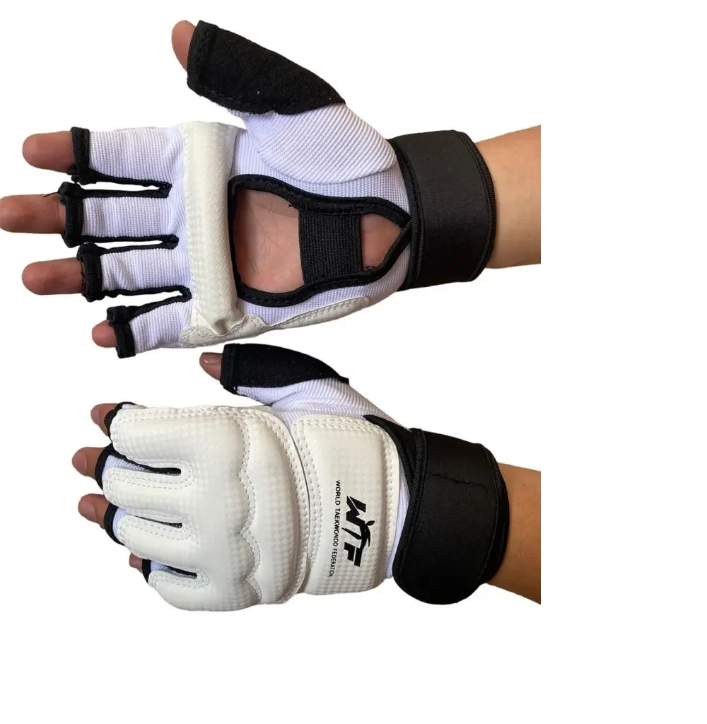 Guantes de Taekwondo y Artes Marciales blancos con protección y logo WTFF