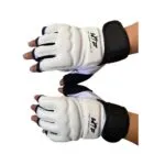 Guantes de Taekwondo WTF con diseño de dedos abiertos, color blanco y negro.