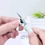 Kit de limpieza 5 en 1 para audífonos y teclado: cepillo, punta metálica y más.