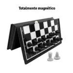 Mini ajedrez magnético portátil 14x14 cm con 32 piezas negras y blancas.