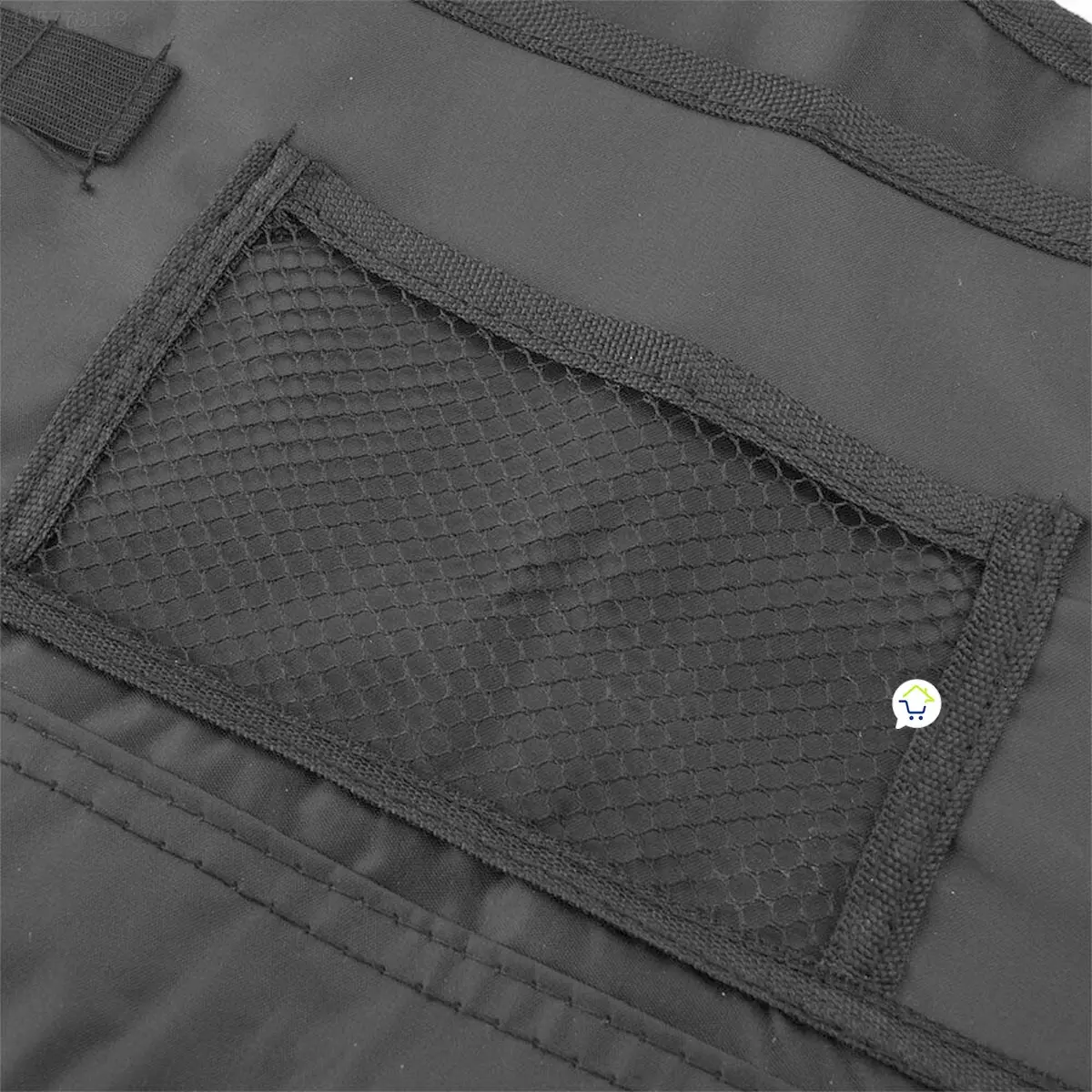Organizador de carro con malla para asiento trasero, ideal para ahorrar espacio.