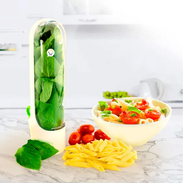 Recipiente para conservar hierbas frescas y especias, con pasta y tomates.