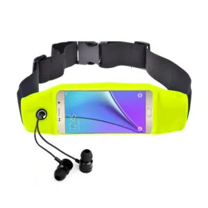 Riñonera deportiva impermeable para celular con auriculares, ideal para correr.