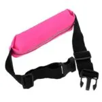 Riñonera deportiva rosa e impermeable, ideal para celular, con cinturón negro y hebilla.