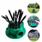 Aspersor de jardín 360 grados con múltiples boquillas para riego uniforme, base verde.