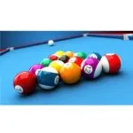 Set de 16 bolas de billar pool estándar en mesa azul, con detalles de números y colores visibles.
