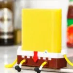 Soporte porta esponja cocina Bob Esponja escúrre el agua del grifo, diseño divertido.