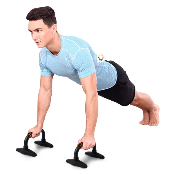 Hombre en posición de plancha con soportes para flexiones de pecho negros y naranjas, entrenamiento fitness.