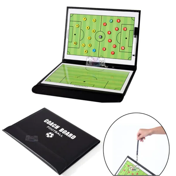 Tablero táctico de fútbol portátil en diseño de carpeta negra, ideal para entrenamientos.