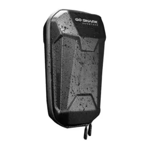 Maletín negro con diseño texturizado y logo GO SHARK SCOOTERS, con gotas de agua.