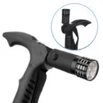 Bastón de senderismo ajustable con linterna LED integrada para caminar y trekking.