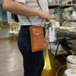 Bolso de lujo café porta celular multifunción con correa, para mujer.