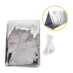 Carpa de emergencia térmica de campamento, refugio para temperaturas extremas con cuerda blanca.