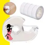 Cinta doble faz adherente para pezoneras y escotes con dispensador y set de 5 rollos.