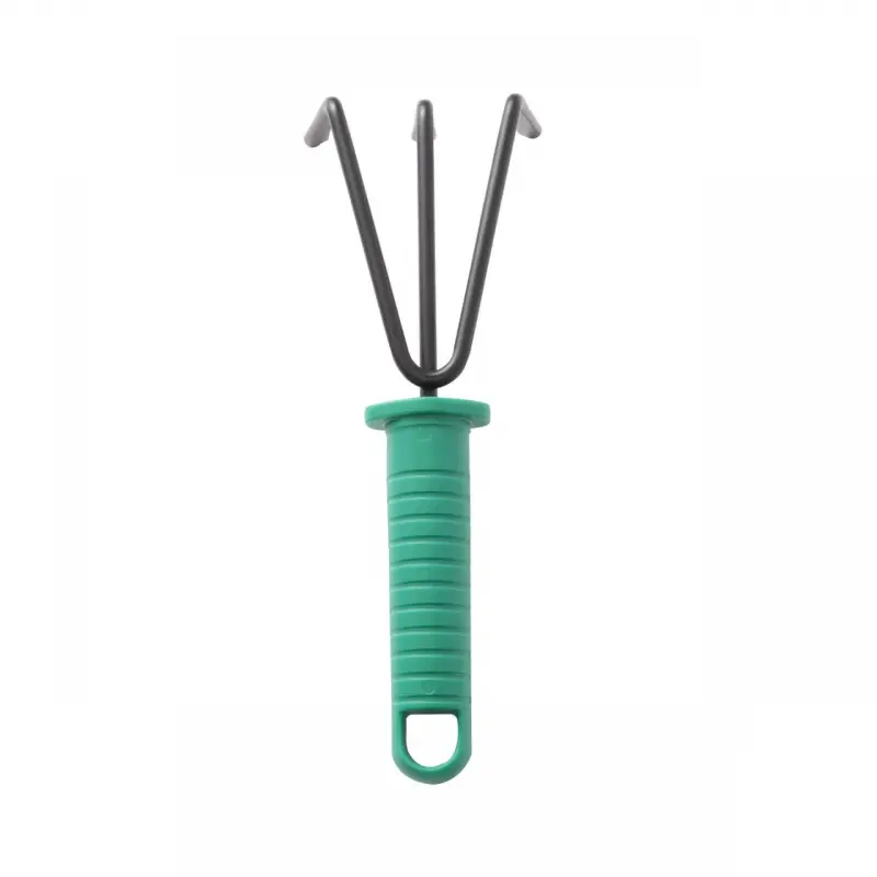 Mini rastrillo verde con tres dientes de metal para jardinería.