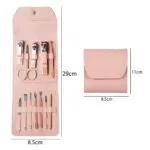 Kit de manicure y pedicure portátil de 12 piezas en estuche rosa para viajes.