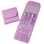 Kit de manicura y pedicura portátil x12 piezas en estuche violeta para viajes.