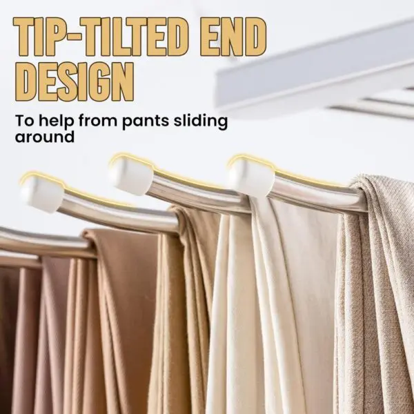 Perchero giratorio para pantalones con diseño de punta inclinada que evita que las prendas se deslicen.