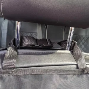 Forro protector delantero para carro Pea: sujetado a los postes del reposacabezas del vehículo.