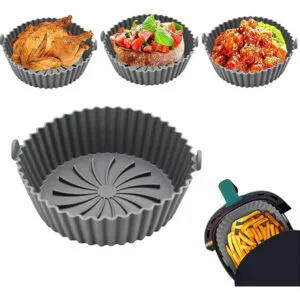 Set de 3 canastillas de silicona para freidora de aire con pollo, bruschetta y papas fritas.