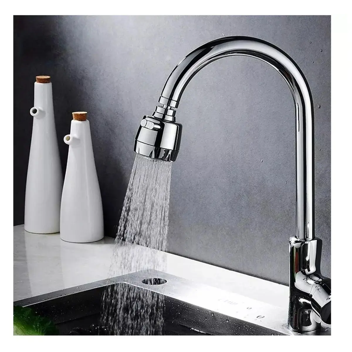 Grifo de cocina cromado con rociador giratorio de 360°, ahorra agua.
