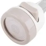 Grifo giratorio 360° lavaplatos con extensor, ideal para ahorrar agua.