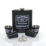 Licorera Jack Daniel's negra 9 oz con 4 copas y embudo de acero inoxidable.