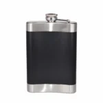 Licorera de acero inoxidable negra de 9 oz con tapa plateada y detalle Harley Davidson.