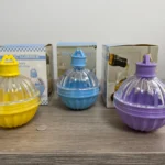 Set x4 moldes esféricos para hielo en silicona, amarillos, azules y morados, para enfriar bebidas.