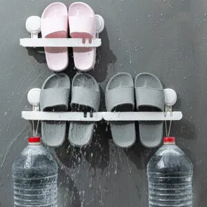Zapatero adhesivo con 4 espacios para colgar sandalias, botellas de agua y más.