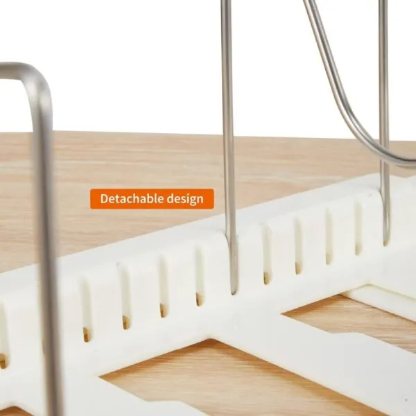 Platero graduable retráctil con diseño desmontable para organizar loza y ollas.