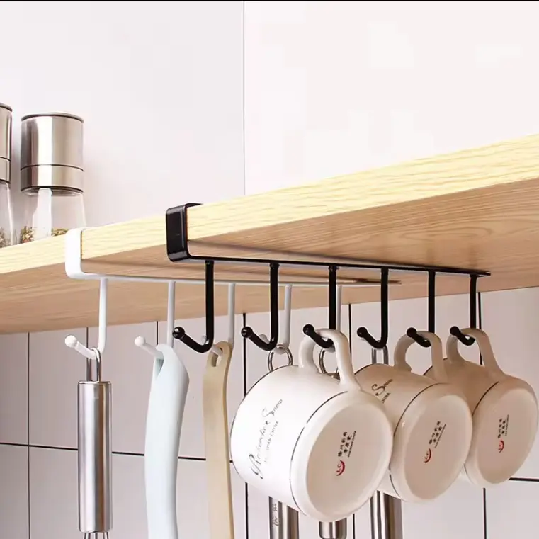 Perchero cuelga tazas negro para debajo de repisa, con 4 ganchos para cocina.