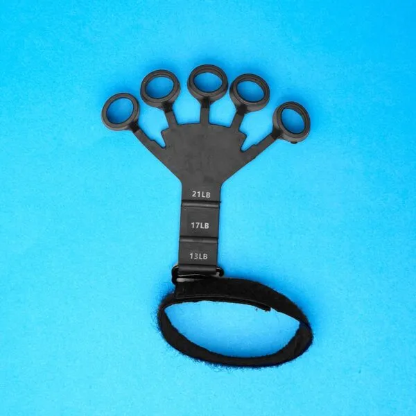 Set x2 ejercitador de dedos con resistencia ajustable (13, 17 y 21 lb) en fondo azul.