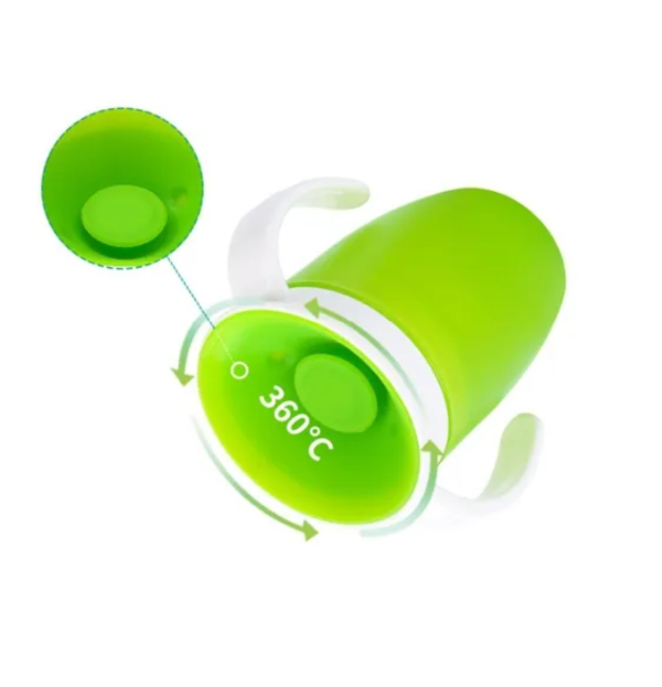 Vaso entrenador 360° antiderrame para bebés, verde, 7 oz, con asas y tecnología a prueba de fugas.
