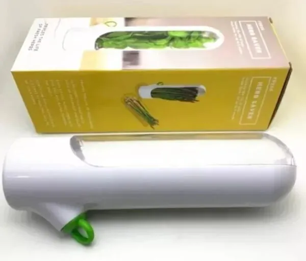 Recipiente para conservar hierbas frescas, con base blanca y tapa transparente, ideal para mantener tus especias.