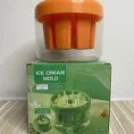 Molde para paletas de helado con 8 cavidades, naranja y verde, ideal para postres caseros.