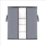 Set x2 bolsas plegables para closet grises con 3 compartimentos internos.