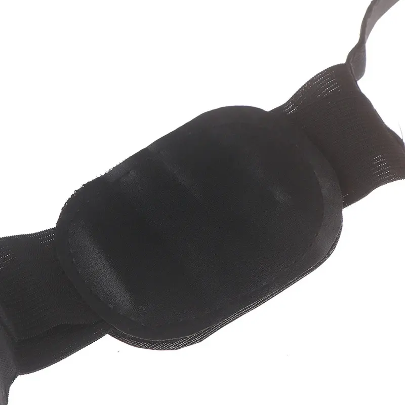 Corrector de postura lumbar unisex negro, ligero y ajustable, con banda de soporte visible.