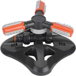 Aspersor rociador de jardín 360, con brazos giratorios y múltiples chorros de agua.